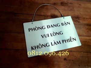 Biển đang bận vui lòng không làm phiền treo 2 mặt kích thước 30 x 20cm