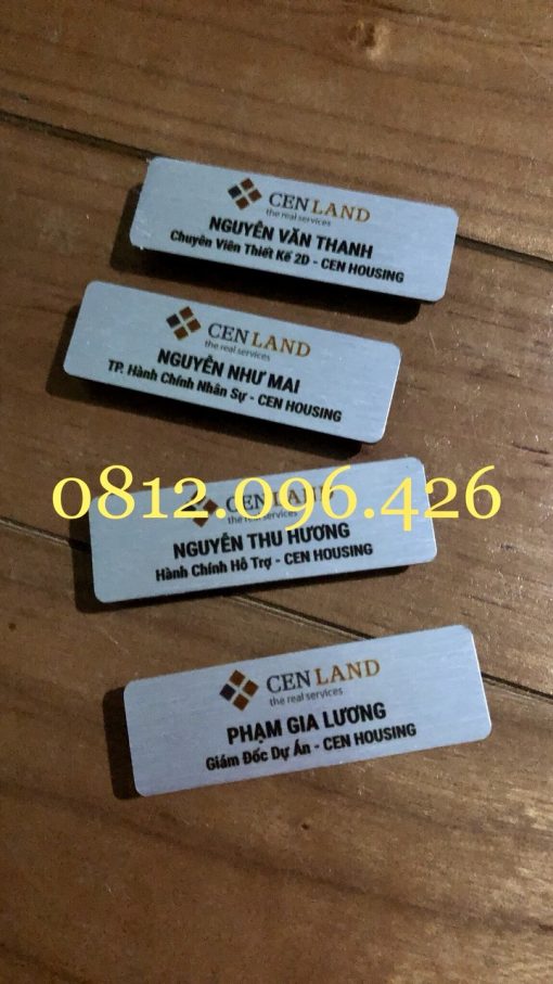 the-ten-nhan-vien1 Thẻ tên nhân viên cài áo nam châm, kim băng giá rẻ