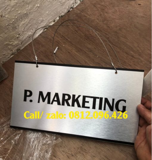 thi cong bien treo vp4 Làm biển treo thả trần văn phòng