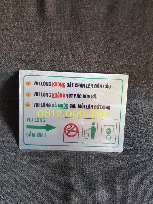 Bien-chu-y-nha-ve-sinh1 Biển cấm vứt rác vào bồn cầu, biển chỉ dẫn nhà vệ sinh