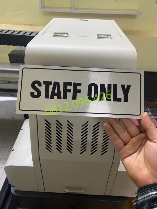 bien-staff-only-min Bảng phòng nhân viên, biển staff only