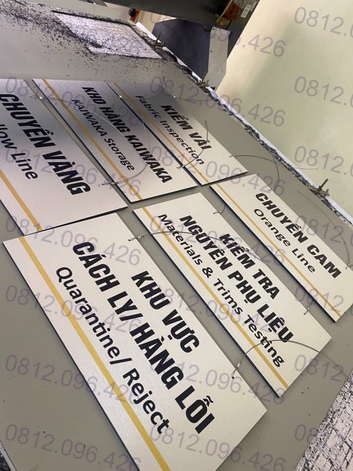 bien-treo-tha-tran-van-phong4-min Làm biển treo thả trần văn phòng